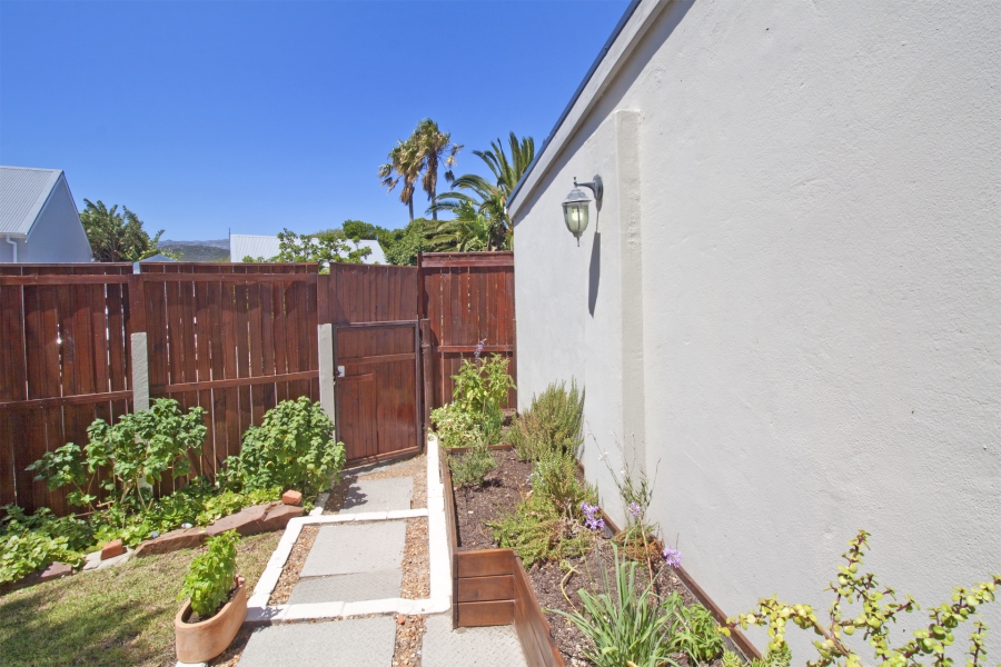 4 Bedroom Property for Sale in Milkwood Park Western Cape